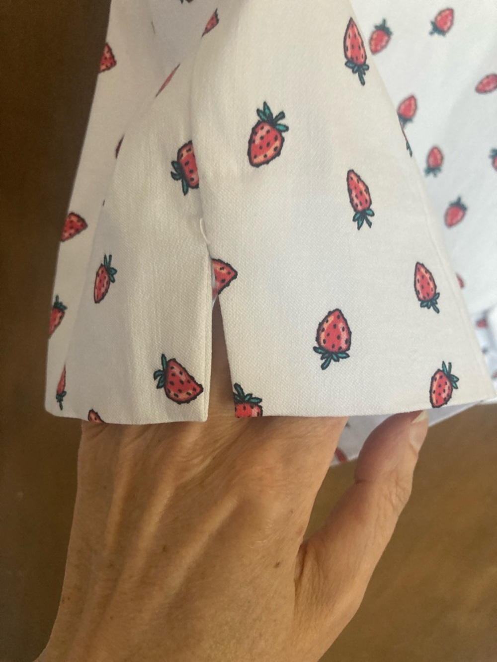 Zac & Rachel Pull on short White with strawberry print short casual summer 24W - Picture 8 of 17